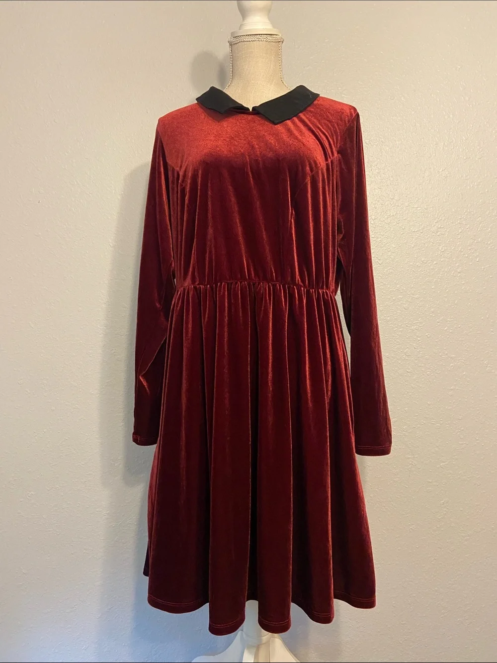 hot topic red dress Hot Topic Deep Red Crushed Velvet Peter Pan Collar Midi Dress Size 1
